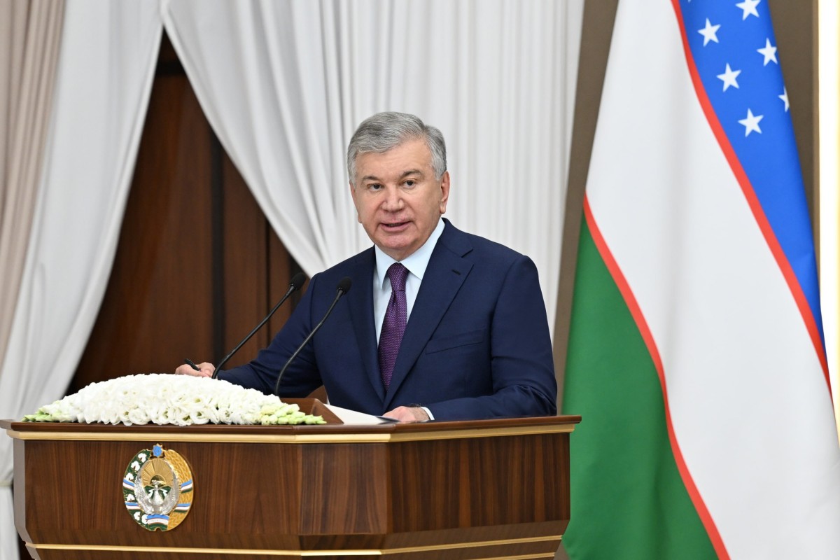 President Shavkat Mirziyoyev is holding a meeting on priority tasks aimed at advancing the ferrous metallurgy industry to a new stage of development.